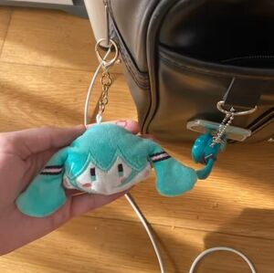 MIKU KEYCHAIN